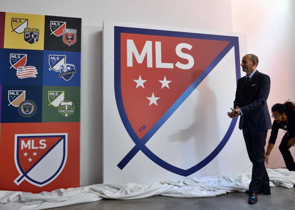 Don Garber, Comisionado de la MLS, presentó en nuevo logo. (Foto: AFP)